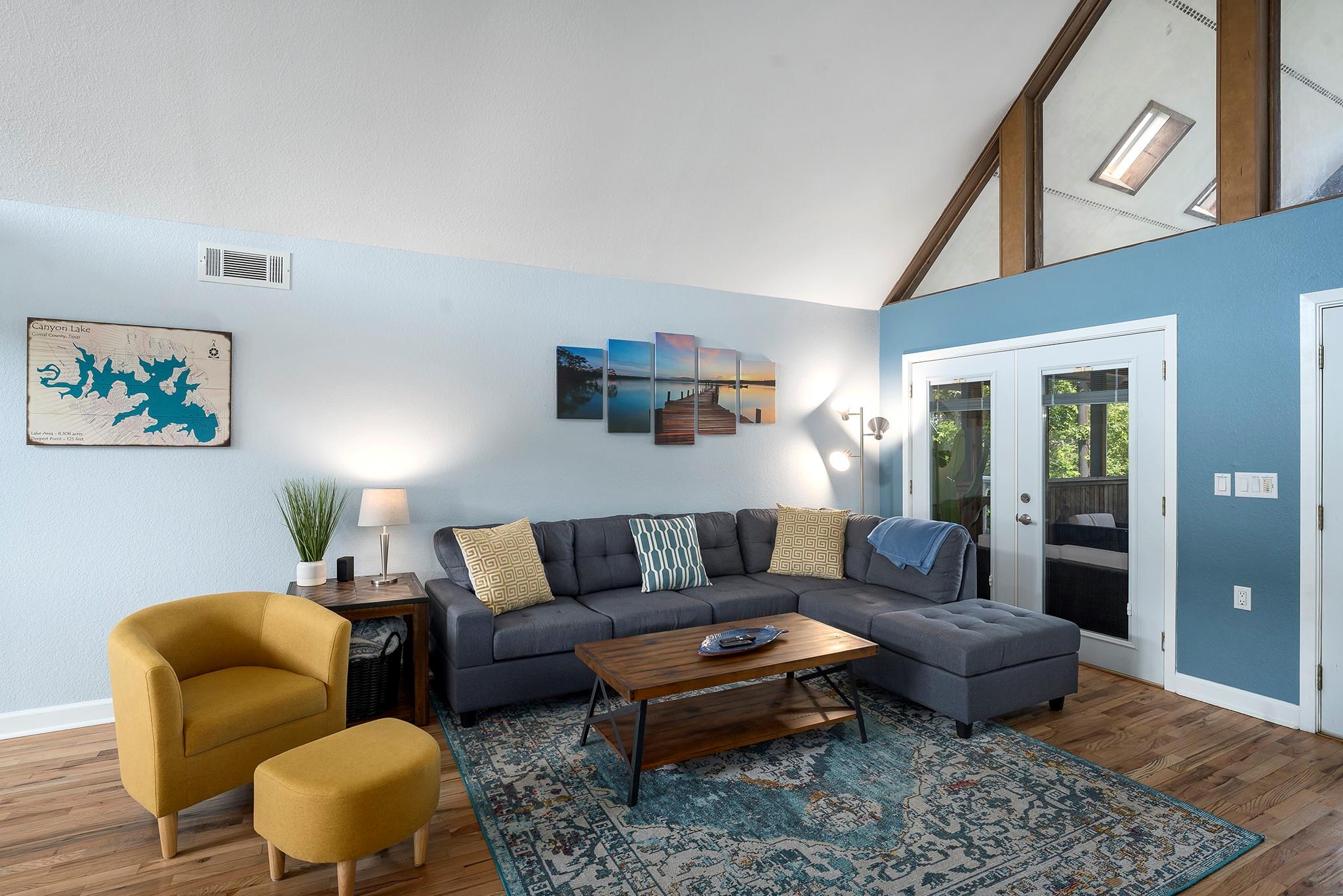 1322 Amanda Dr, Canyon Lake, TX 78133