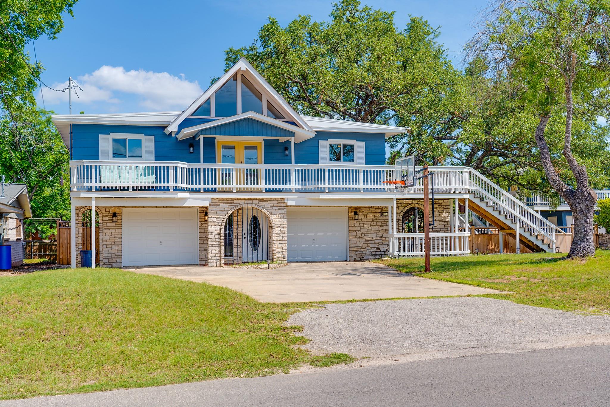 1322 Amanda Dr, Canyon Lake, TX 78133