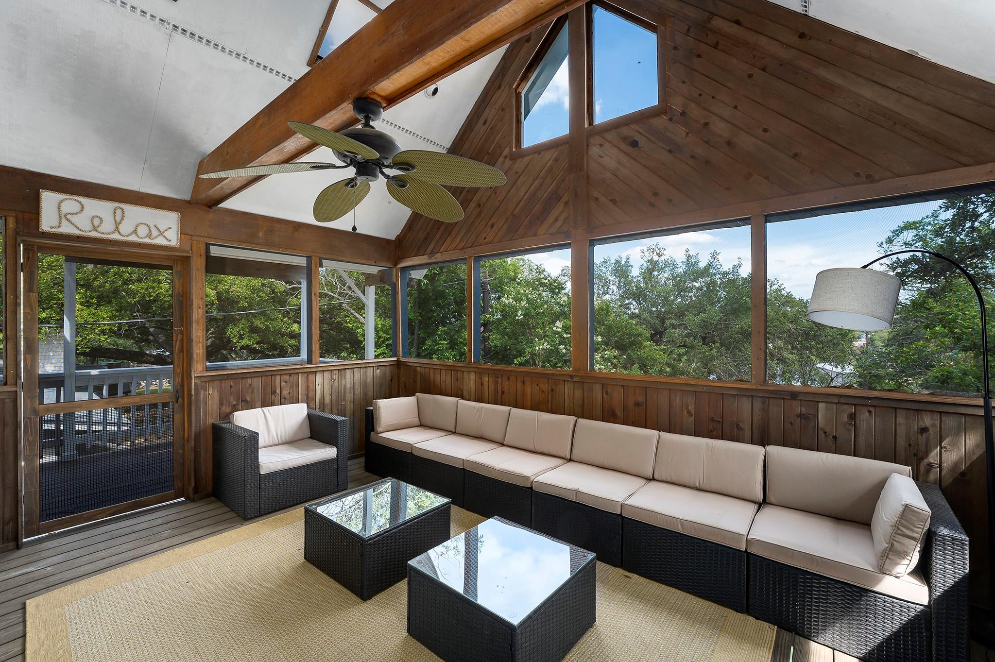 1322 Amanda Dr, Canyon Lake, TX 78133