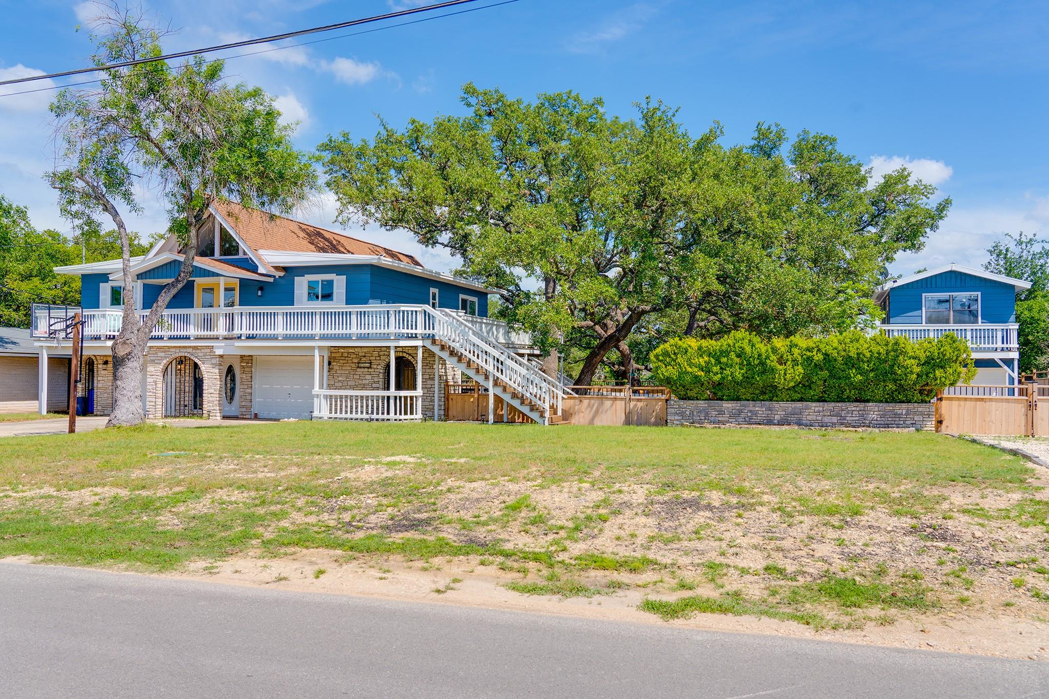 1322 Amanda Dr, Canyon Lake, TX 78133