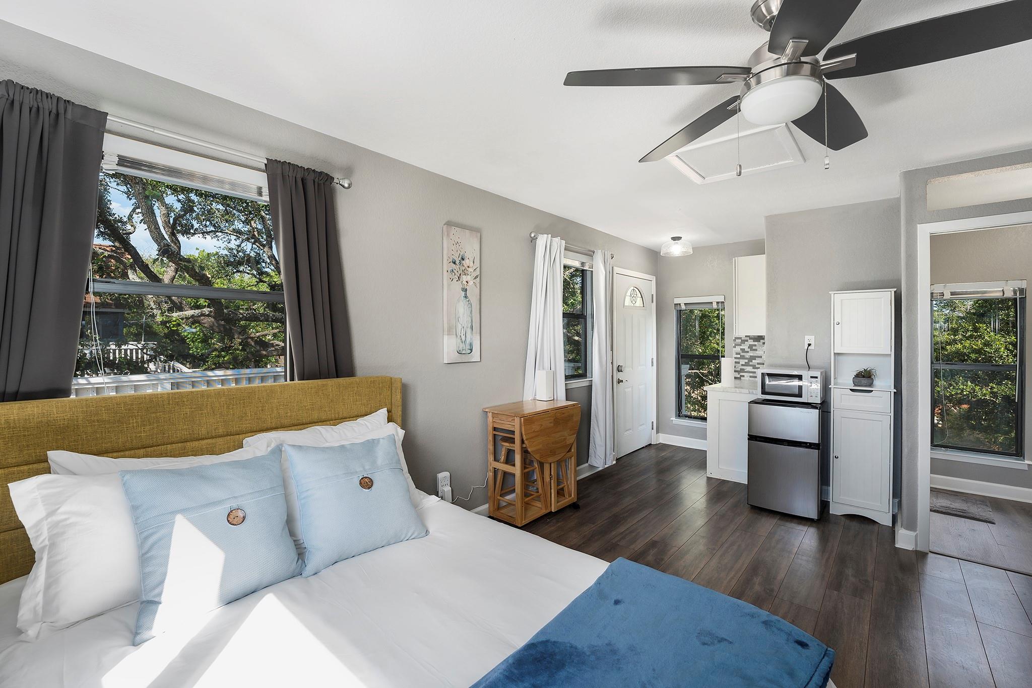 1322 Amanda Dr, Canyon Lake, TX 78133