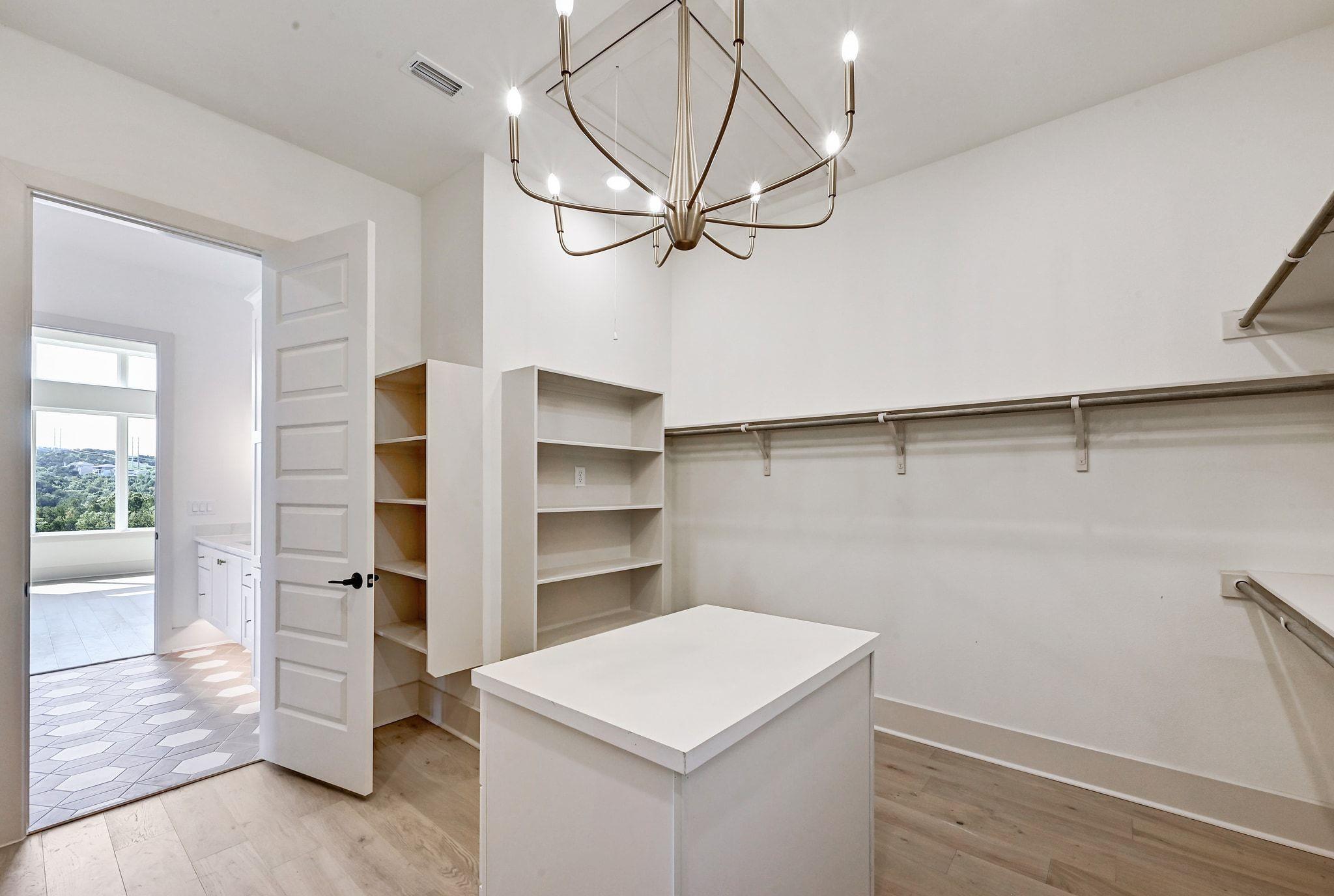 944 Bristol Creek Bnd, Lakeway, TX 78738