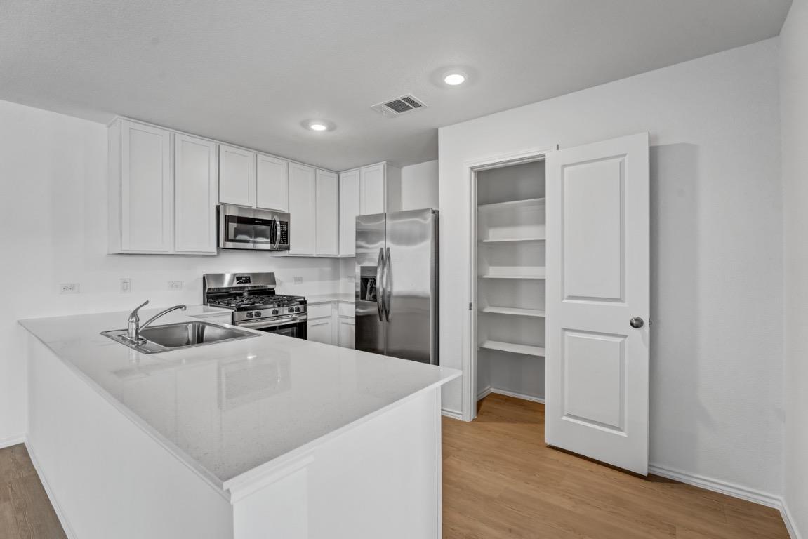 133 Ghost Stories Way, Hutto, TX 78634