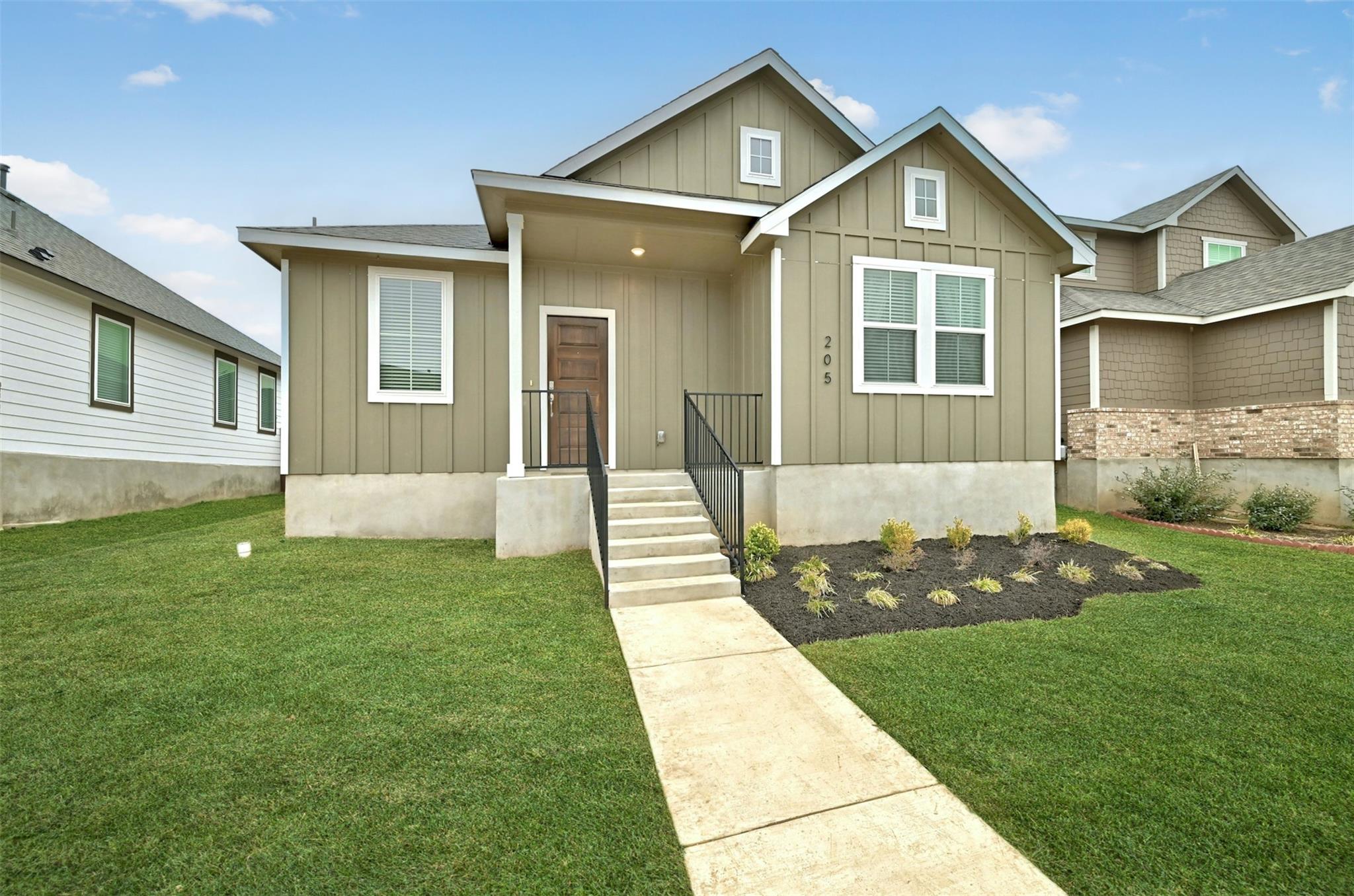 205 Ashby Dr, Hutto, TX 78634