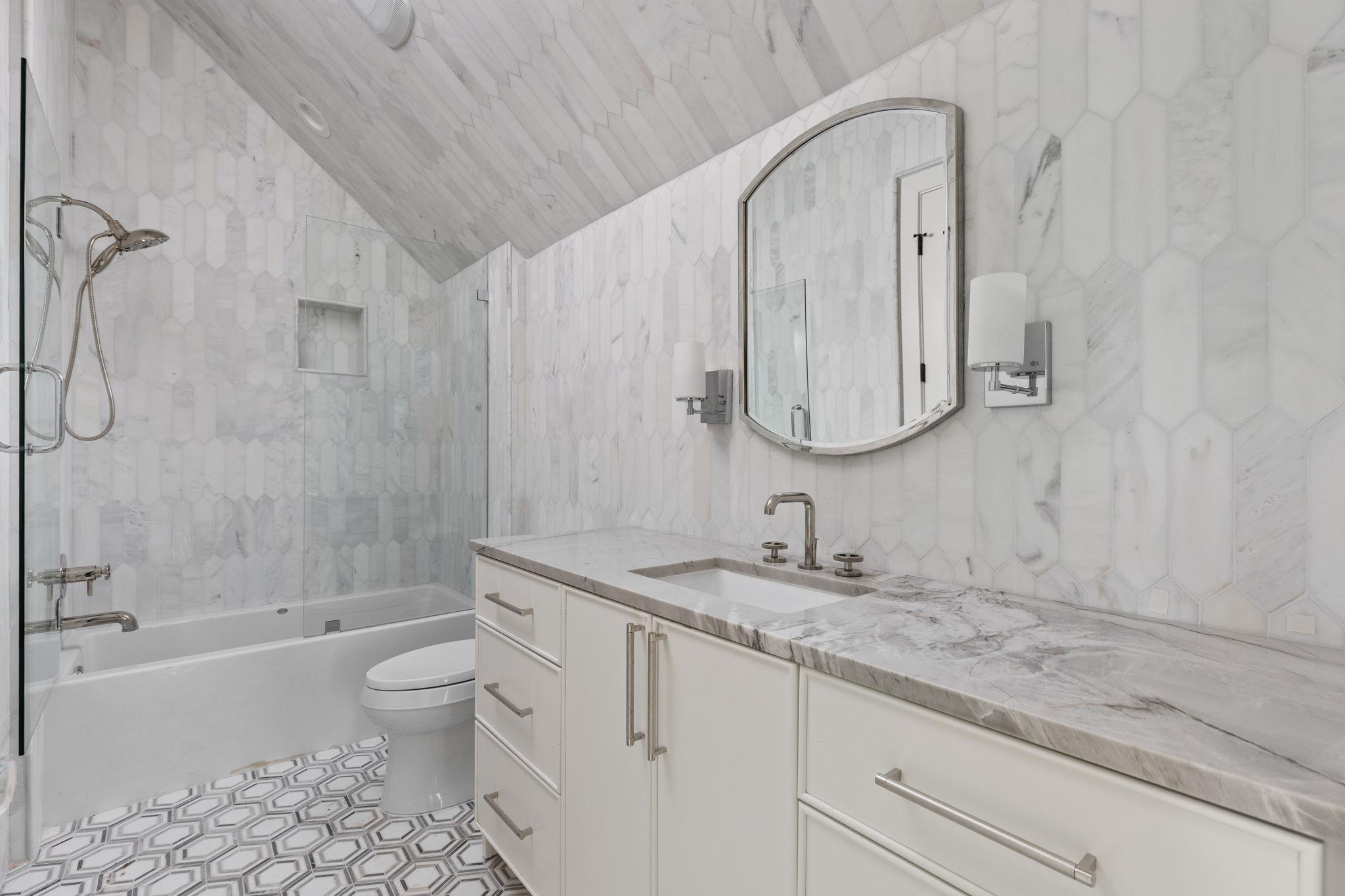 1496 Buffalo Gap Rd, Lakeway, TX 78734