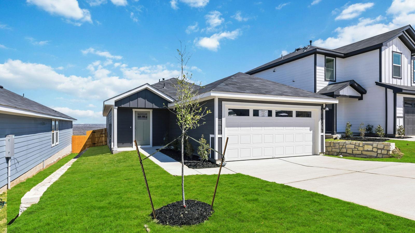 149 Schuenemann Way, Uhland, TX 78640