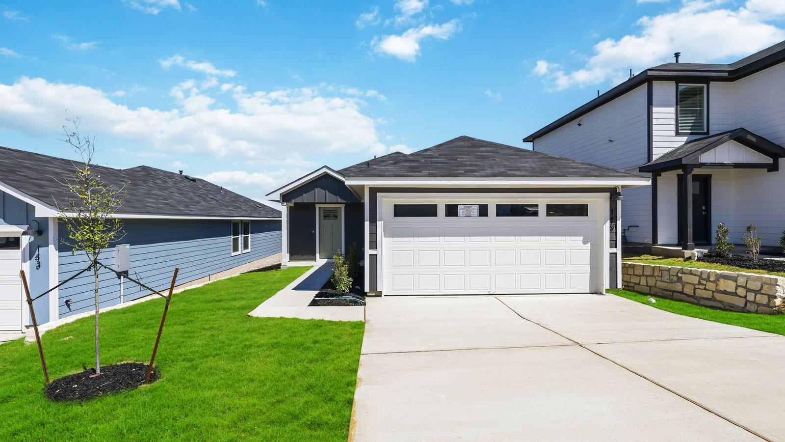 149 Schuenemann Way, Uhland, TX 78640