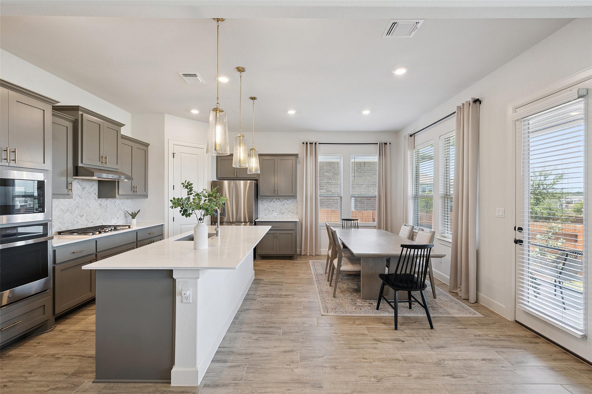 6908 Empresa Dr, Austin, TX 78738