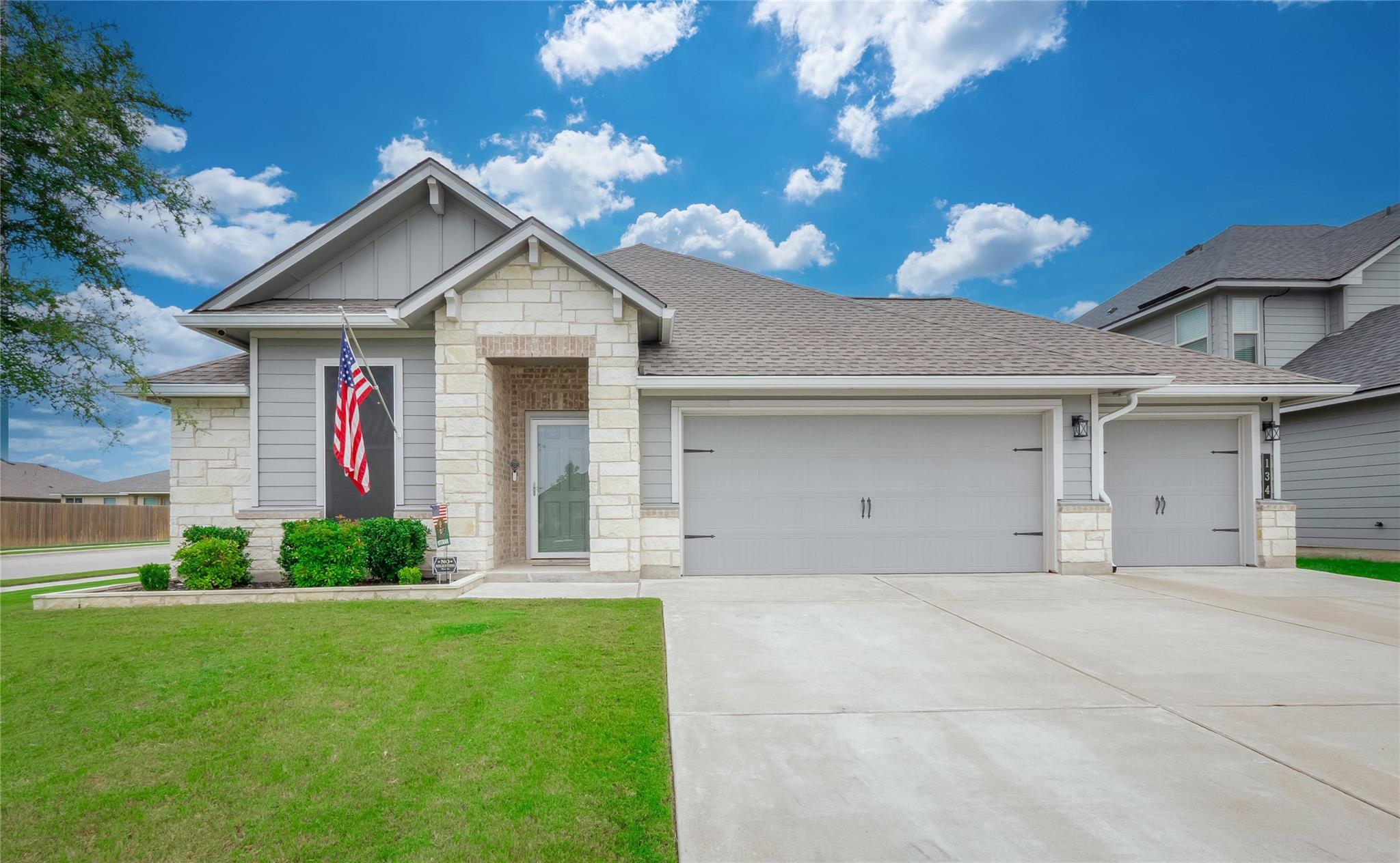 134 Nathaniel Dr, Taylor, TX 76574