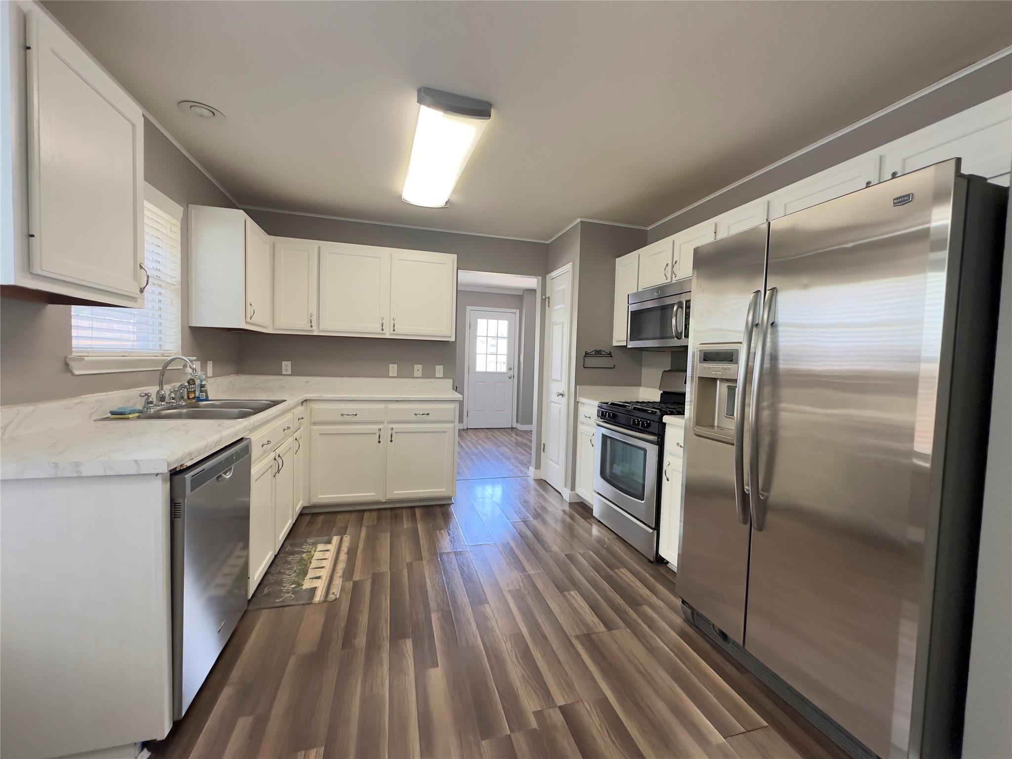 711 Spring Brook Ln, Leander, TX 78641