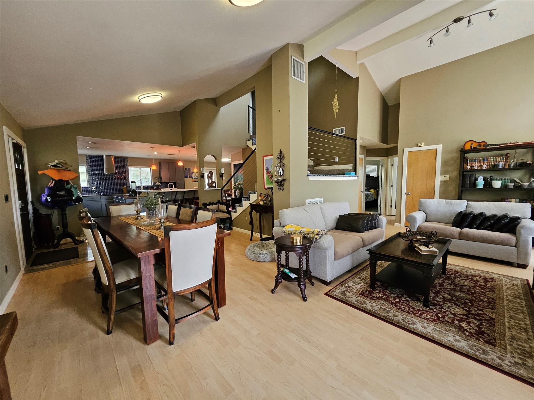 21201 Kathy Ln, Spicewood, TX 78669