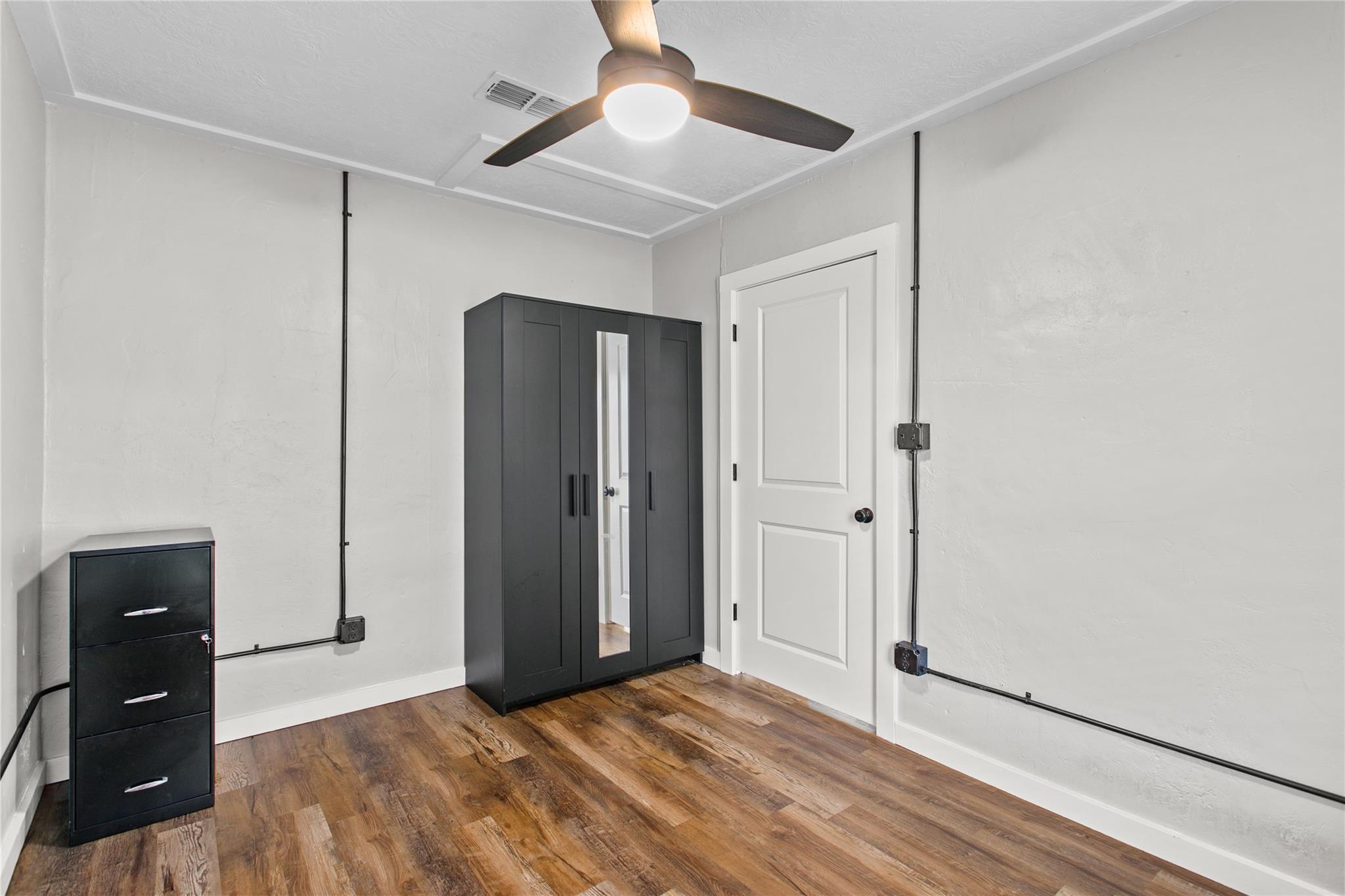 875 E Brenham St, Giddings, TX 78942