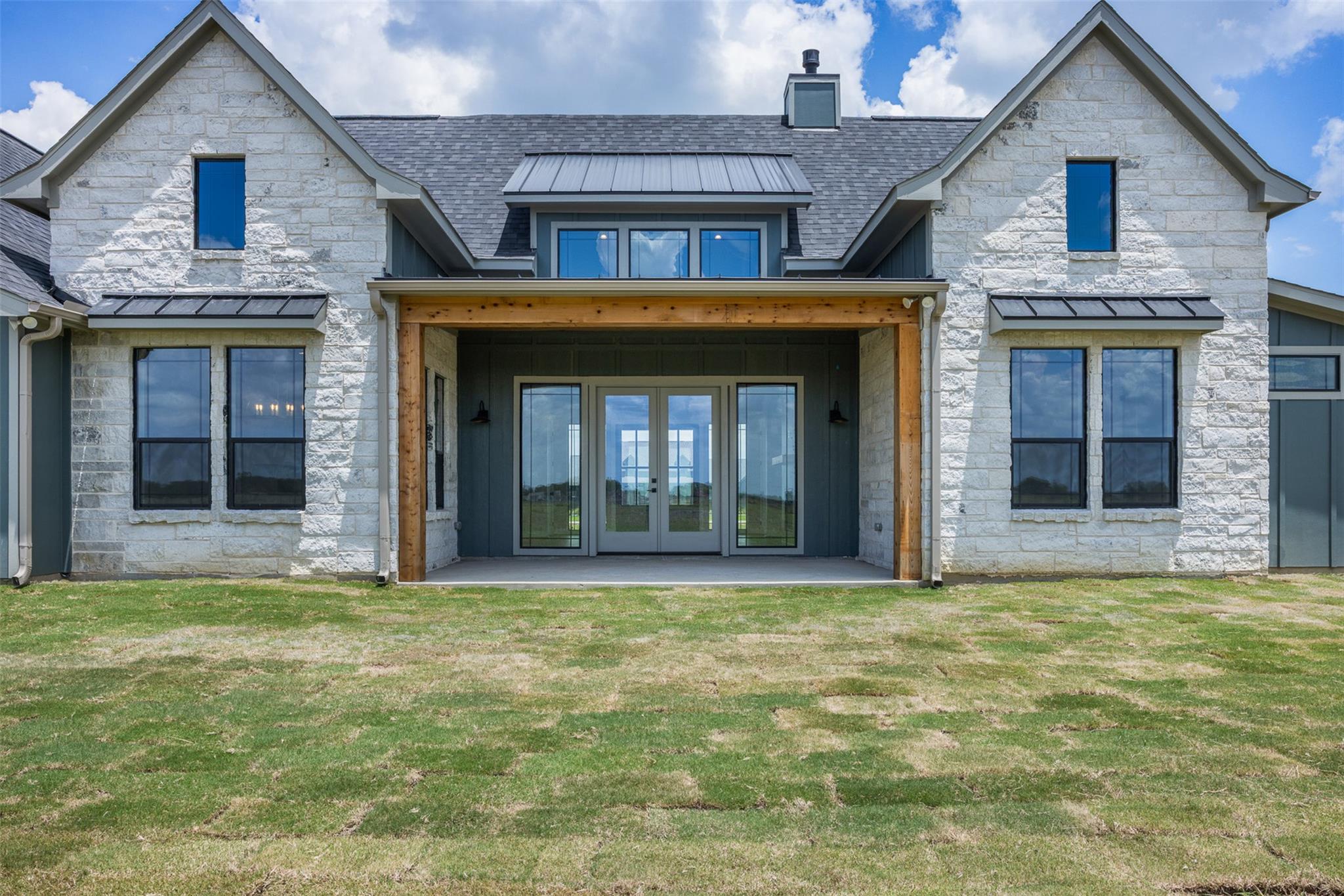 114 Country View Lane Rd, Schulenburg, TX 78956