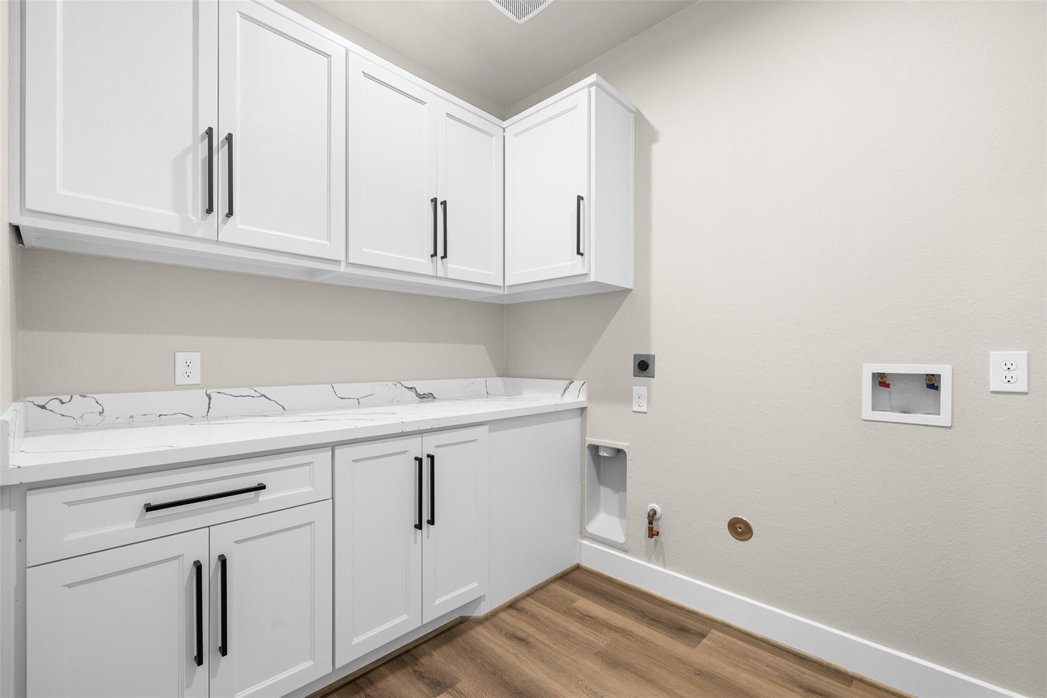 114 Country View Lane Rd, Schulenburg, TX 78956