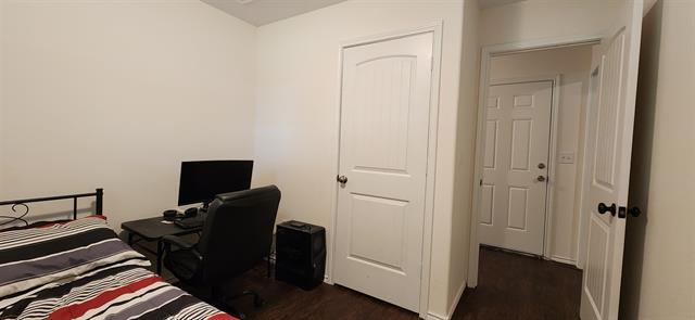 1213 Willow Dr, Kingsland, TX 78639