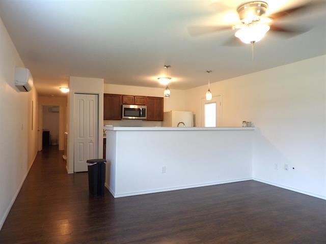 1213 Willow Dr, Kingsland, TX 78639