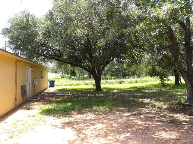 1213 Willow Dr, Kingsland, TX 78639