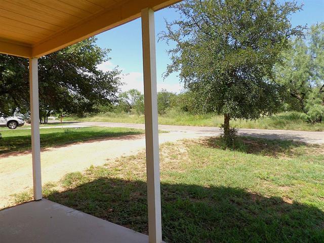 1213 Willow Dr, Kingsland, TX 78639