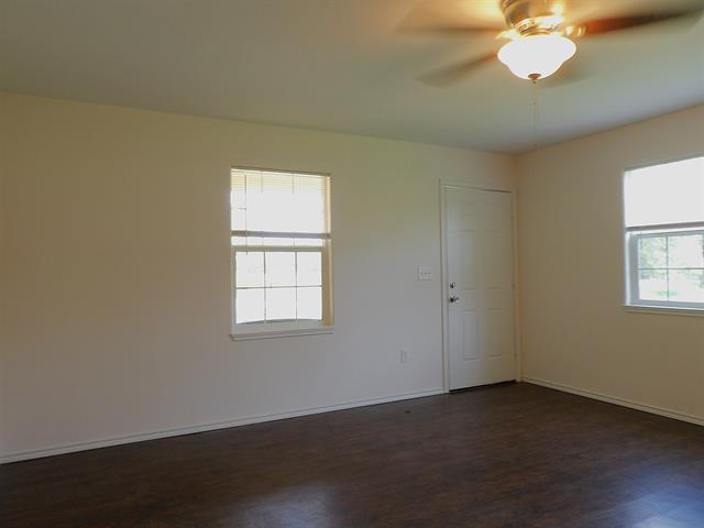 1213 Willow Dr, Kingsland, TX 78639