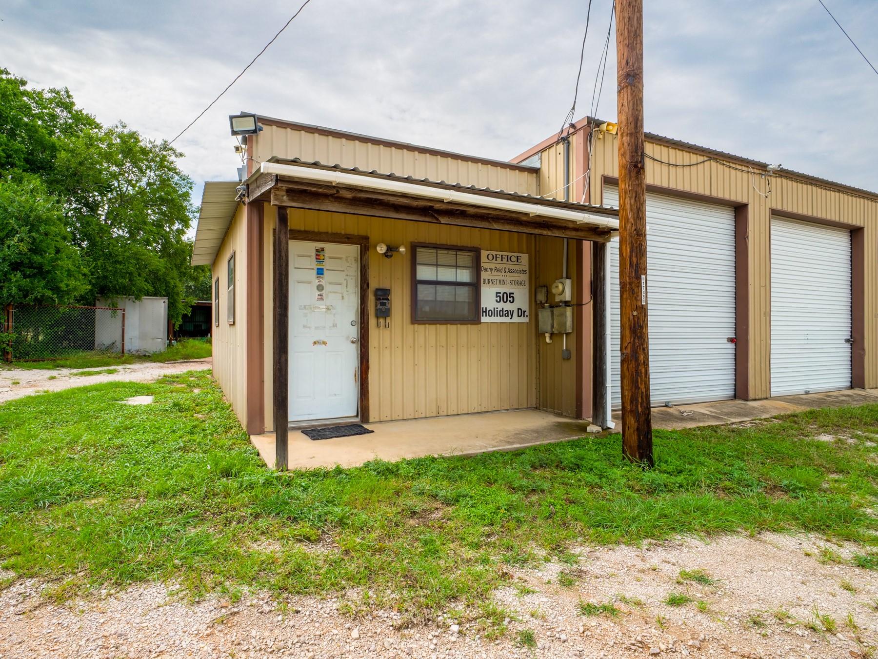 505 Holiday Dr, Burnet, TX 78611