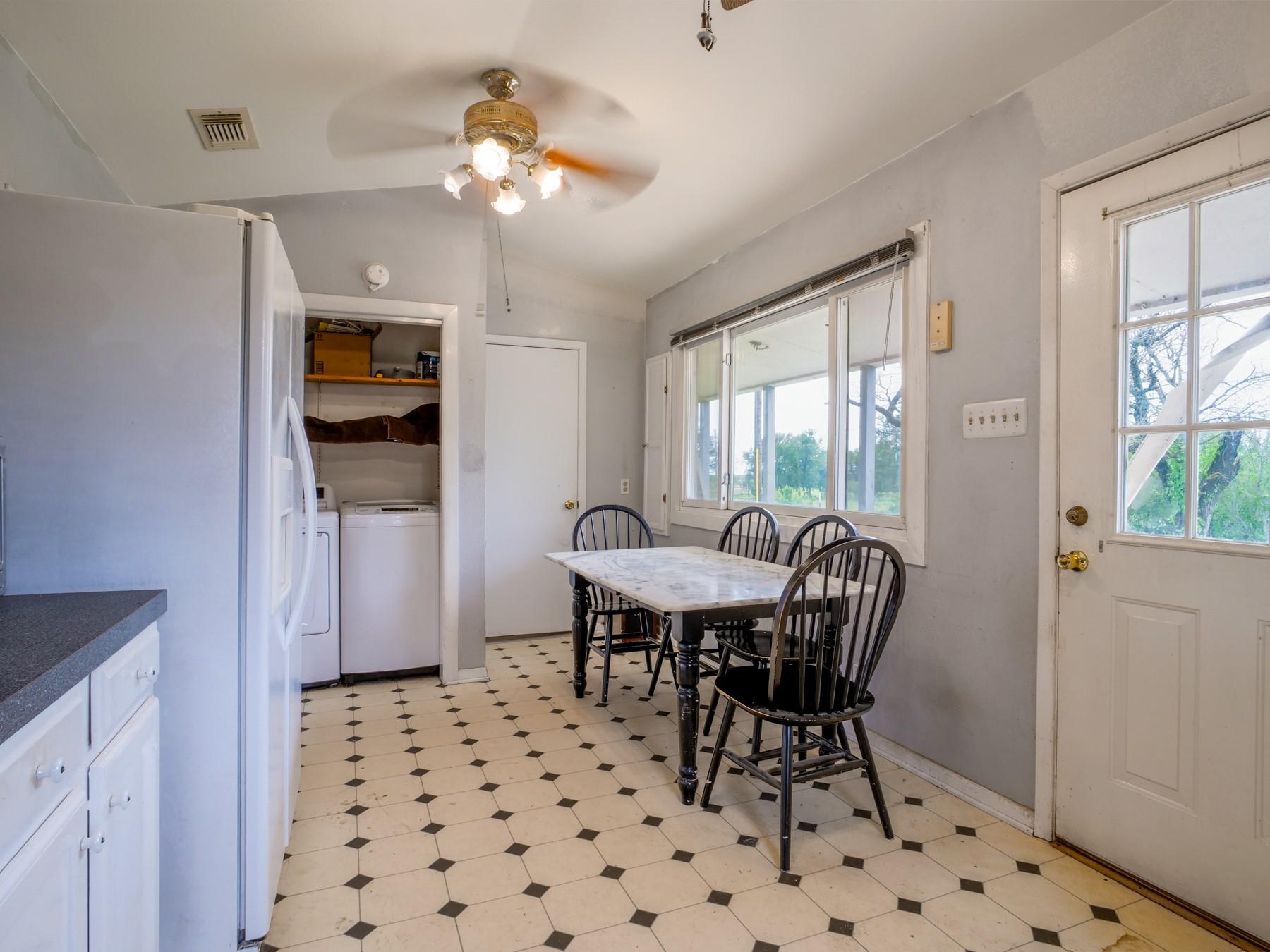 505 Holiday Dr, Burnet, TX 78611