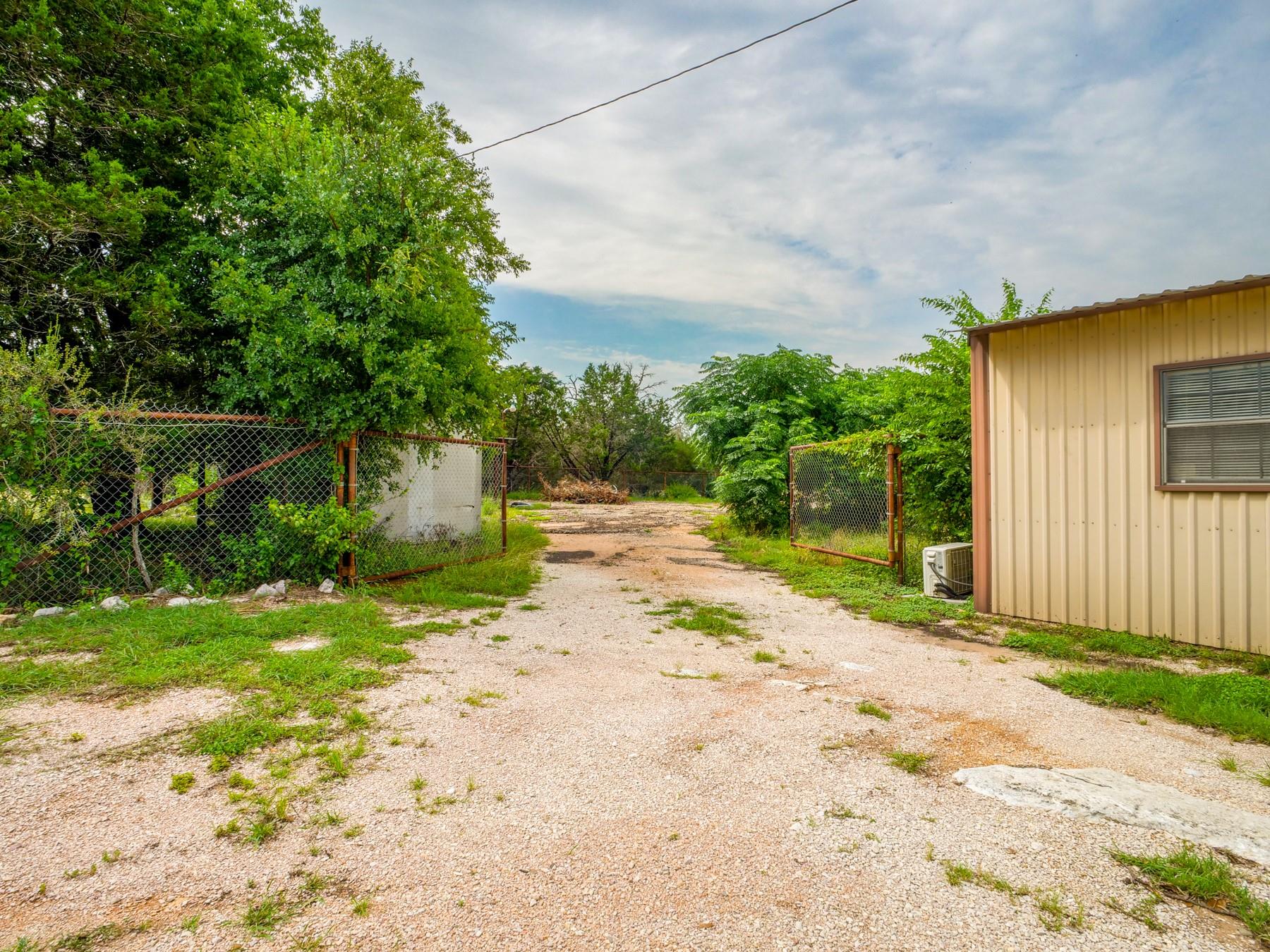 505 Holiday Dr, Burnet, TX 78611