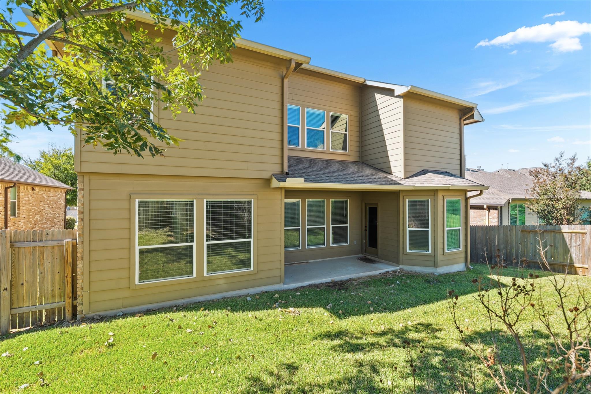 2538 Ravenwood Dr, Round Rock, TX 78665