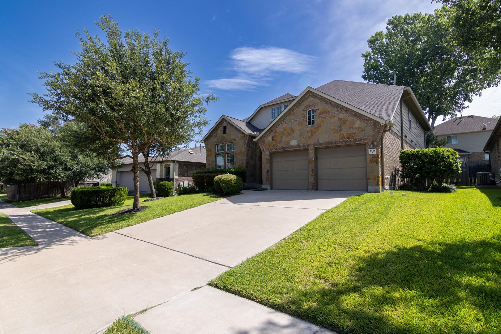 2538 Ravenwood Dr, Round Rock, TX 78665