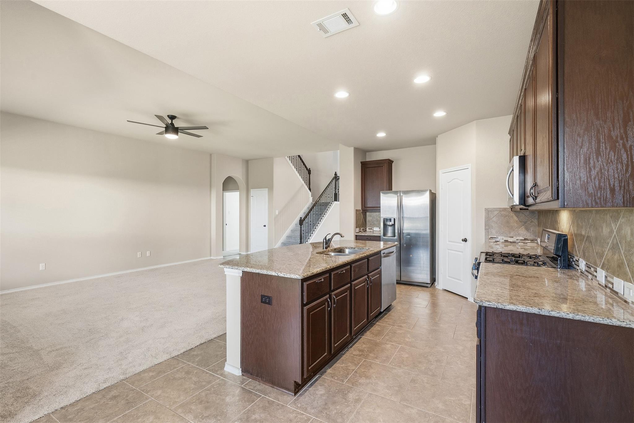 2538 Ravenwood Dr, Round Rock, TX 78665