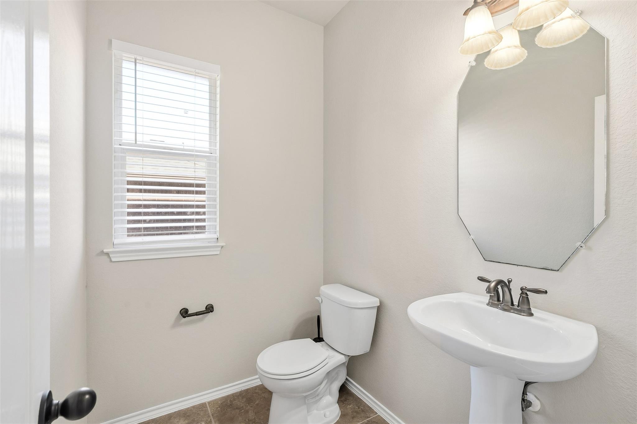 2538 Ravenwood Dr, Round Rock, TX 78665