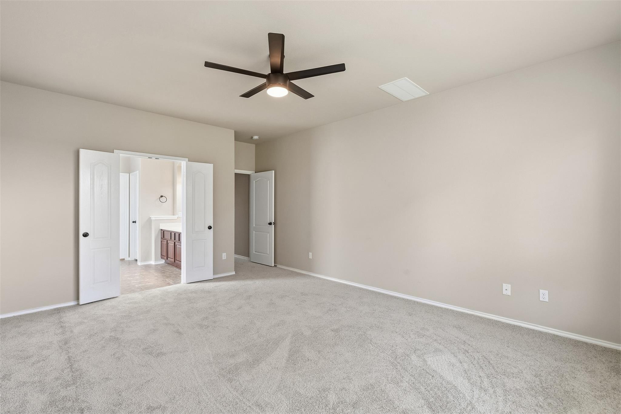 2538 Ravenwood Dr, Round Rock, TX 78665