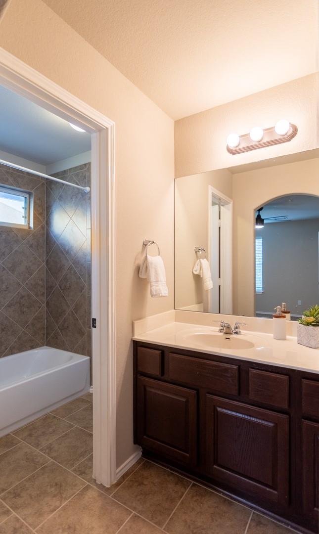 2538 Ravenwood Dr, Round Rock, TX 78665