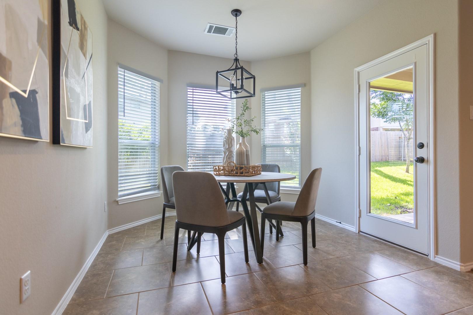 2538 Ravenwood Dr, Round Rock, TX 78665