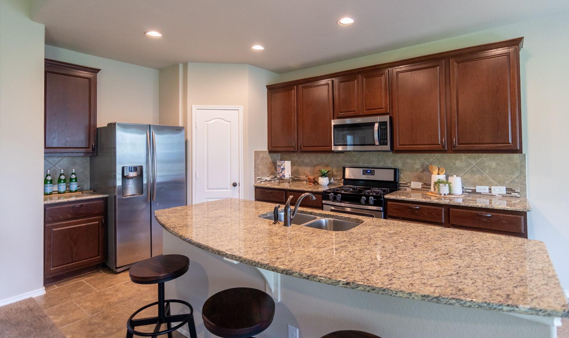 2538 Ravenwood Dr, Round Rock, TX 78665