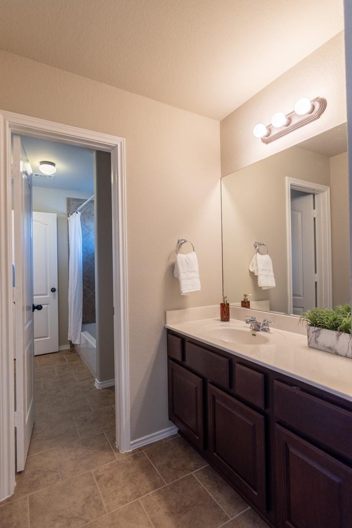 2538 Ravenwood Dr, Round Rock, TX 78665