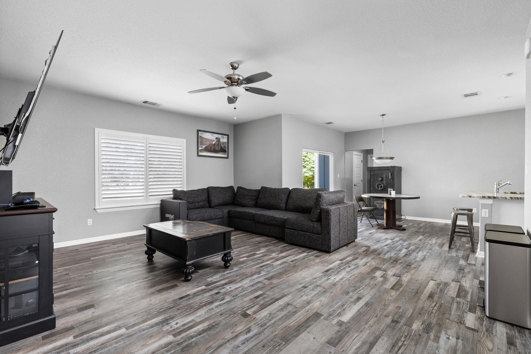 20601 Buckskin Rdg, Lago Vista, TX 78645