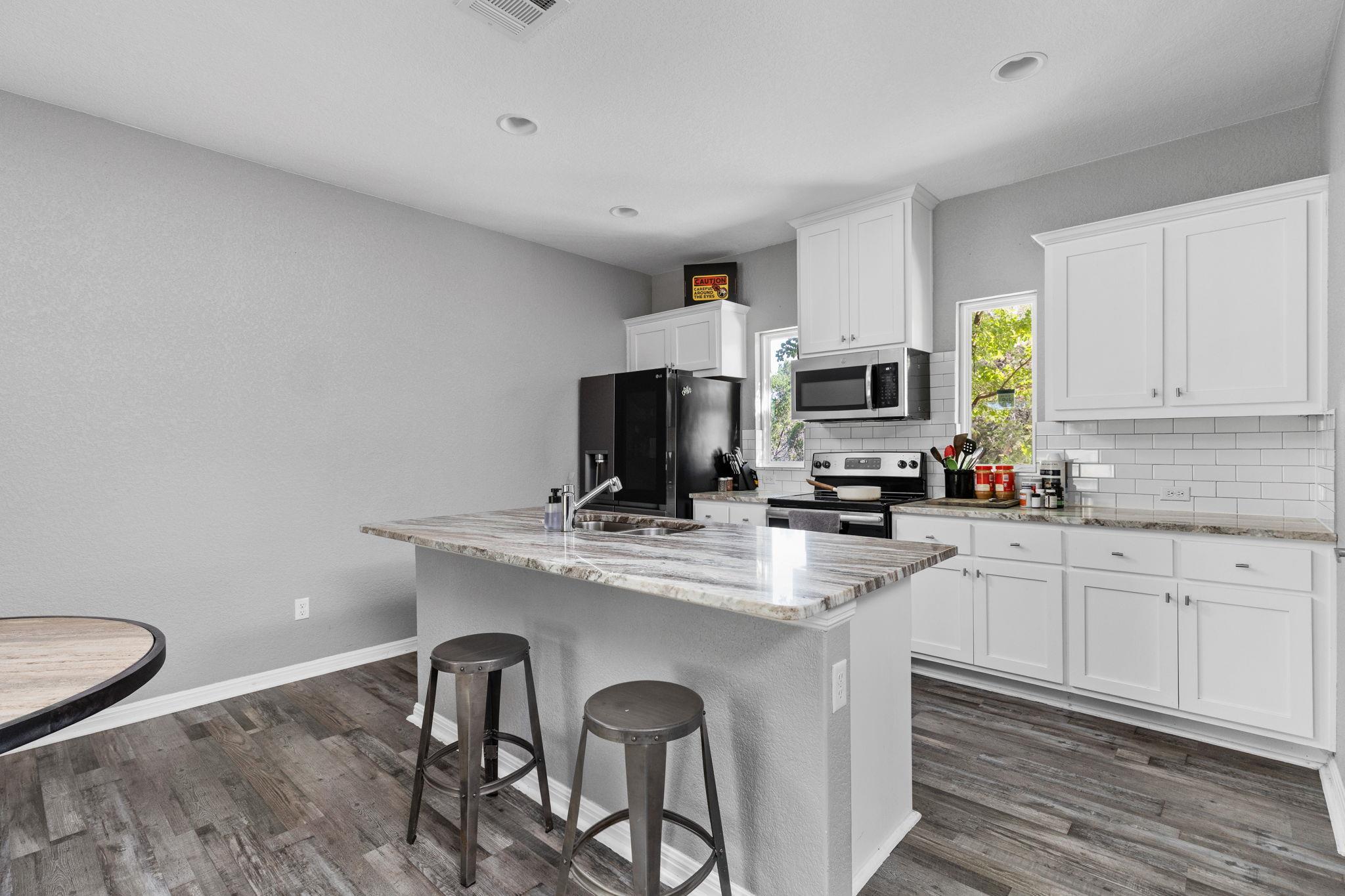 20601 Buckskin Rdg, Lago Vista, TX 78645