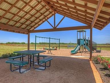 320 Wirecrested Dr, Lockhart, TX 78644