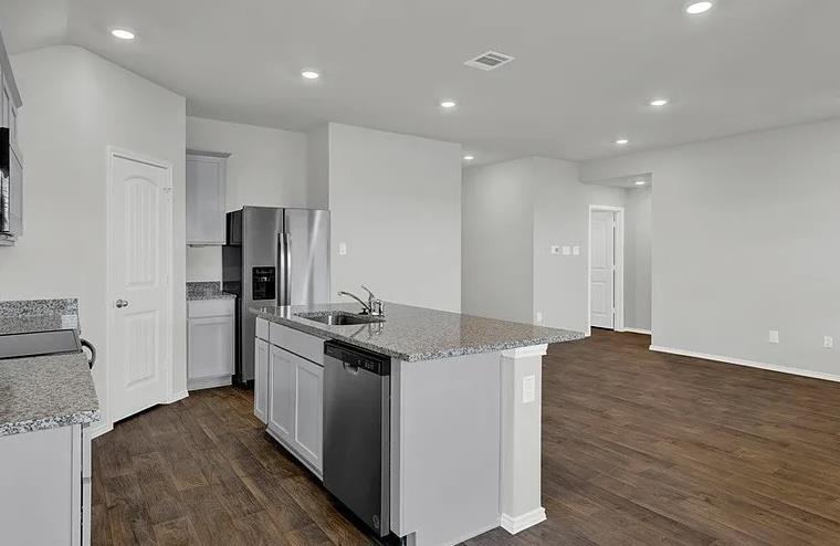 320 Wirecrested Dr, Lockhart, TX 78644
