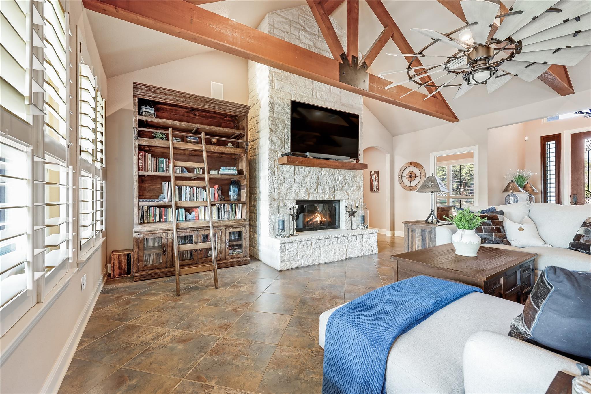 25108 Colorado Canyon Dr, Marble Falls, TX 78654