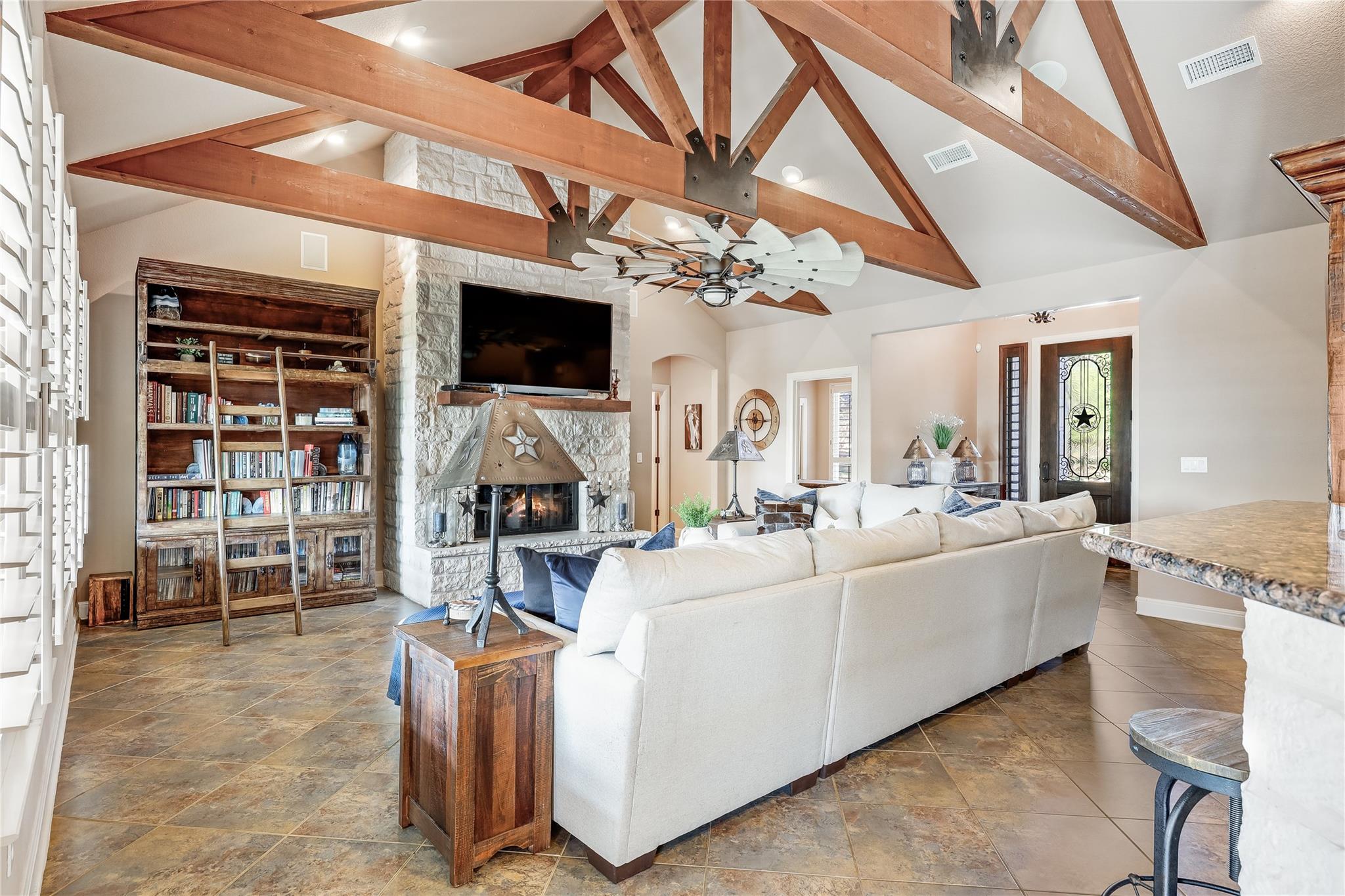 25108 Colorado Canyon Dr, Marble Falls, TX 78654