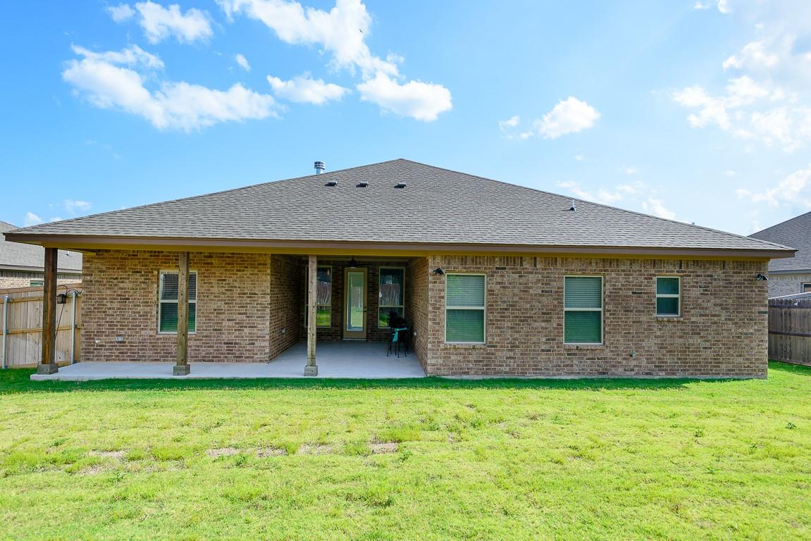 1010 Winchester Dr, Nolanville, TX 76559