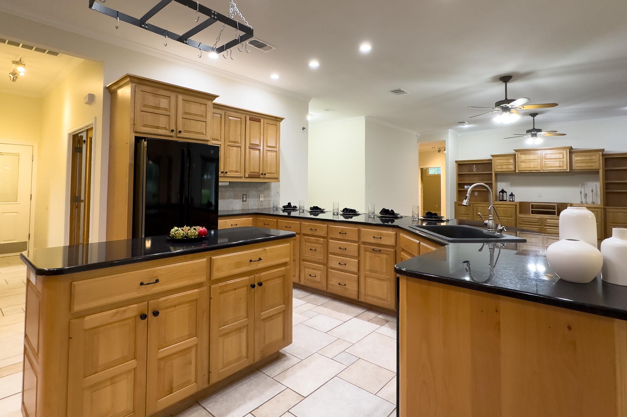 1448 Hidden Springs Dr, Salado, TX 76571