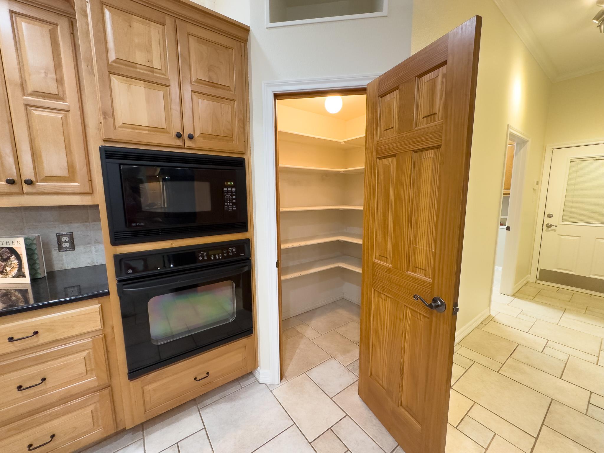 1448 Hidden Springs Dr, Salado, TX 76571