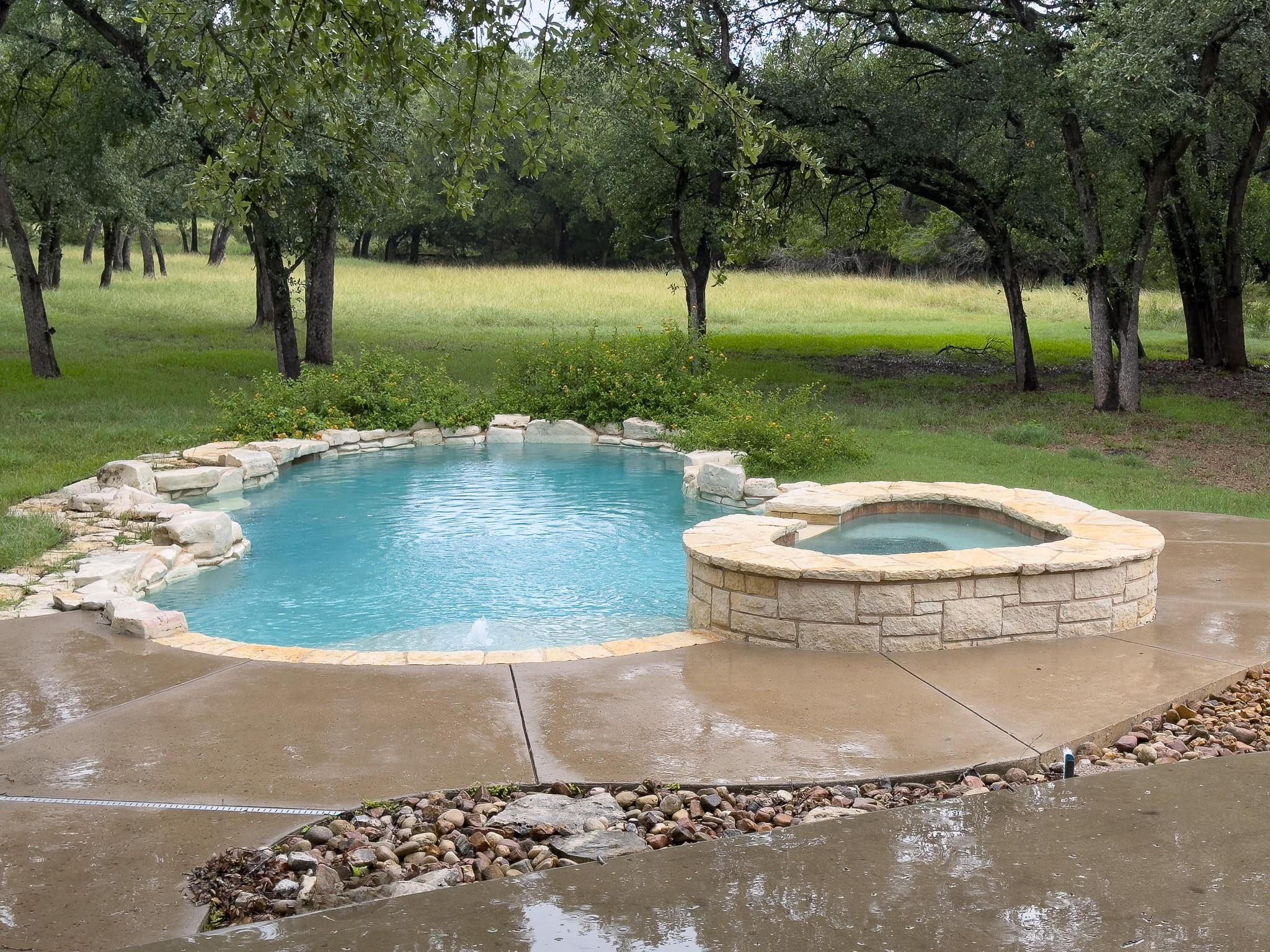 1448 Hidden Springs Dr, Salado, TX 76571