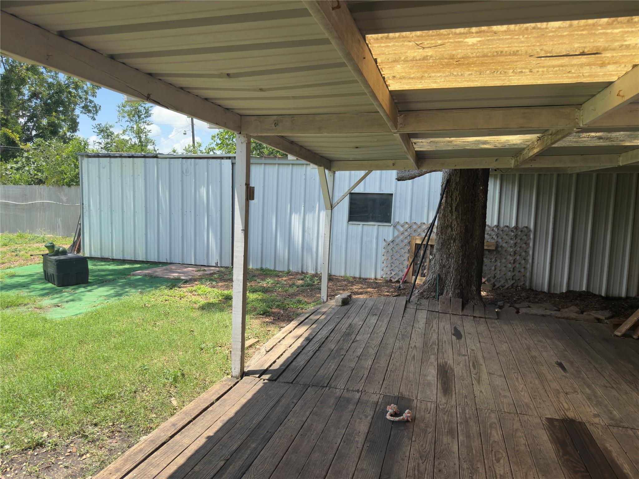 1609 Laurel St, Taylor, TX 76574