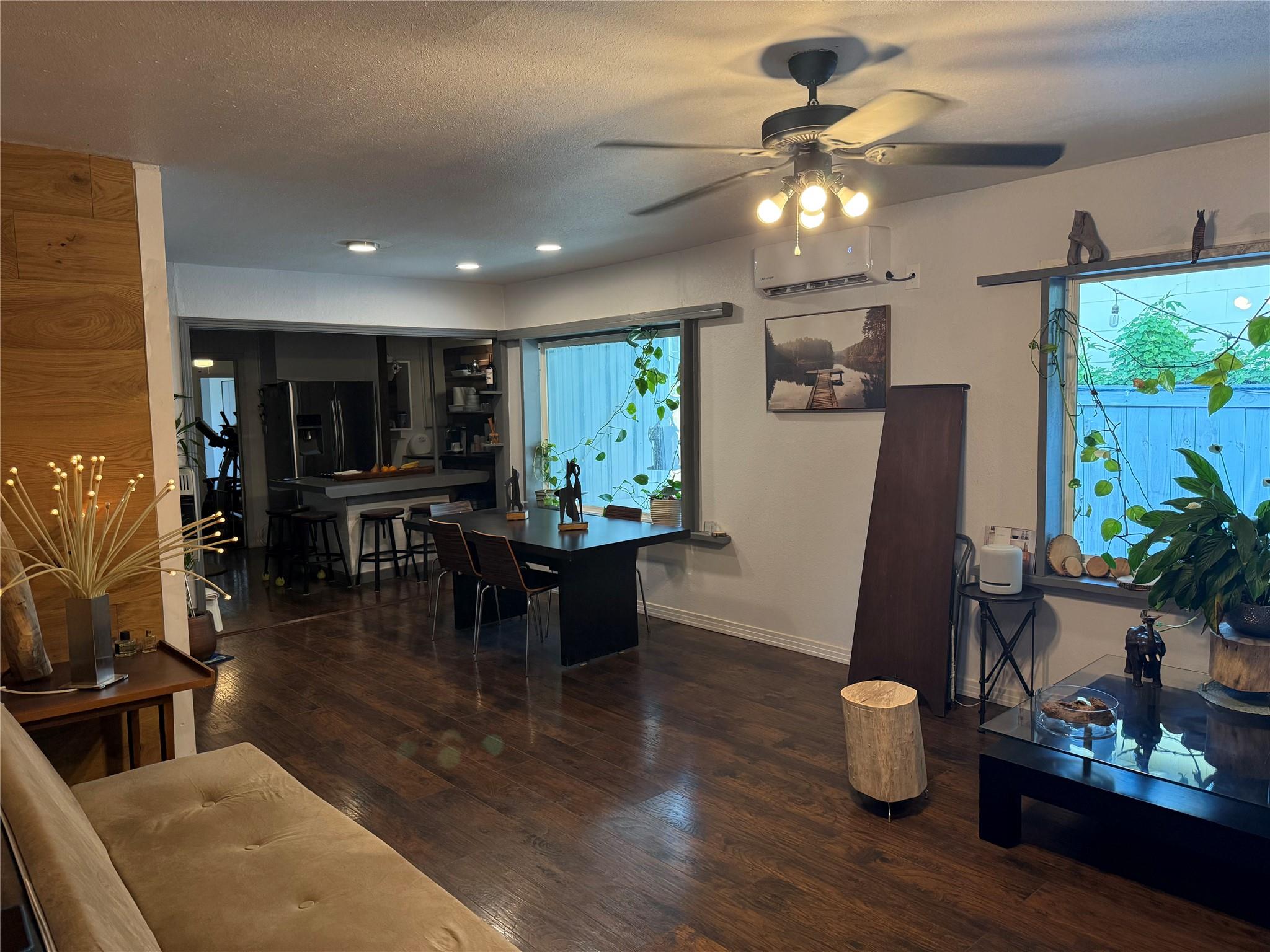 1609 Laurel St, Taylor, TX 76574