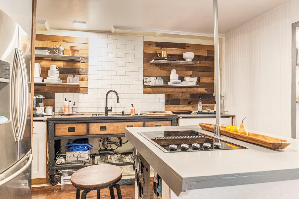 1609 Laurel St, Taylor, TX 76574