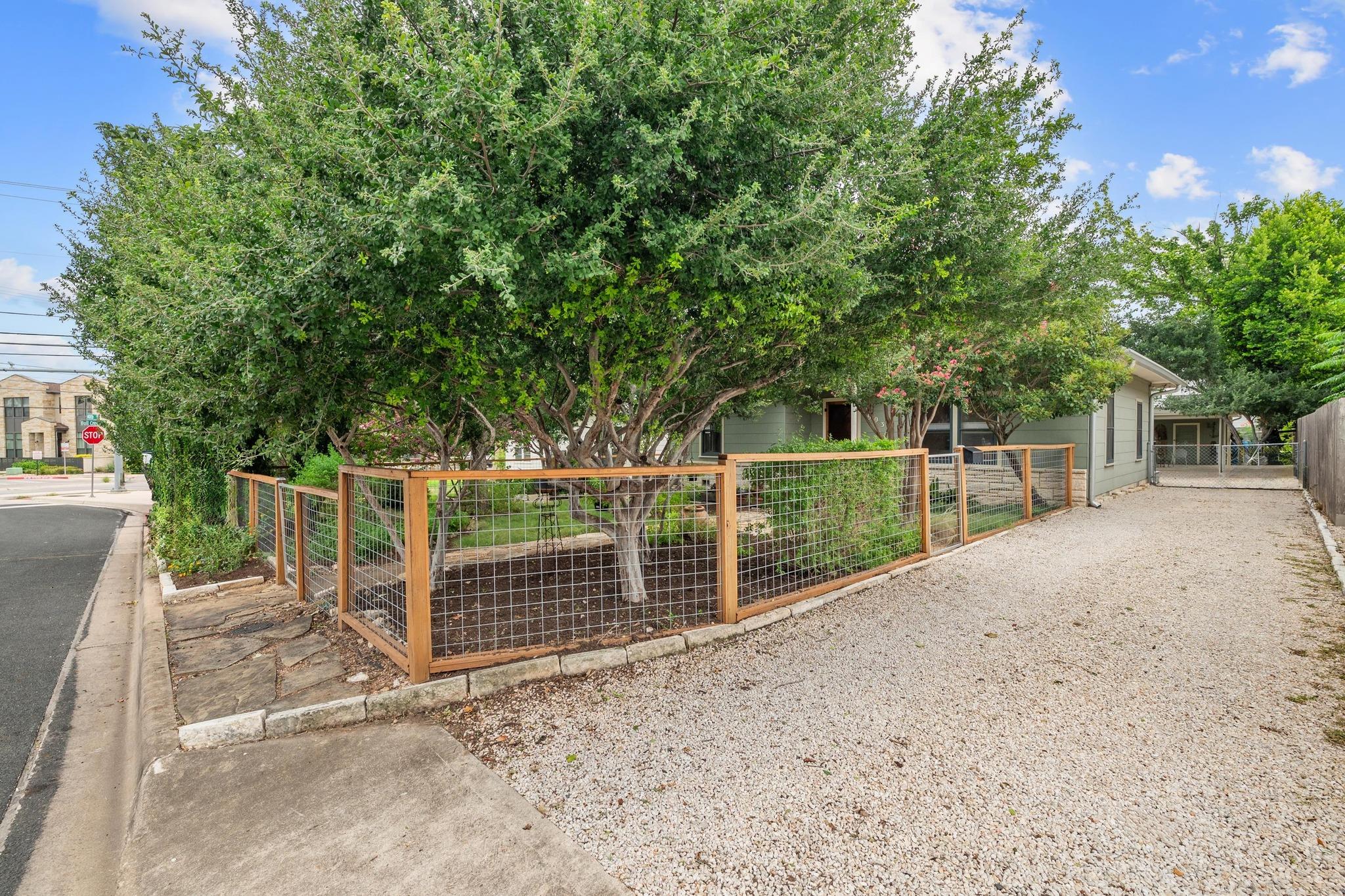 1903 40th St, Austin, TX 78731