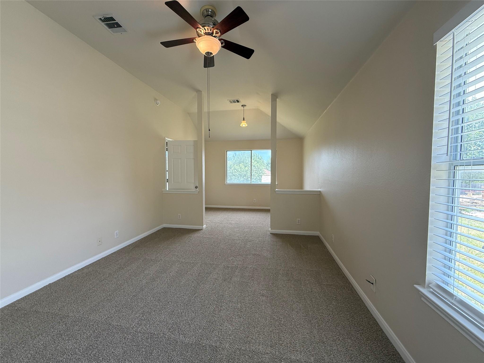 110 Little Lake Rd, Hutto, TX 78634